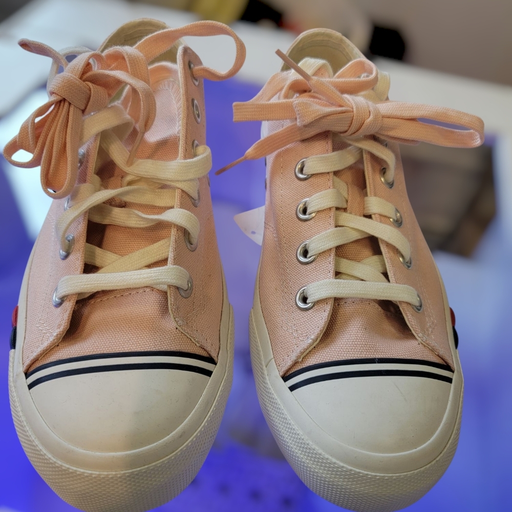 Brand New Pro-Keds Canvas Women/Men Sneakers   I  Size 9 Men  I  Size 11 Women